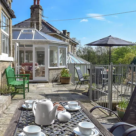 Holiday home Denham